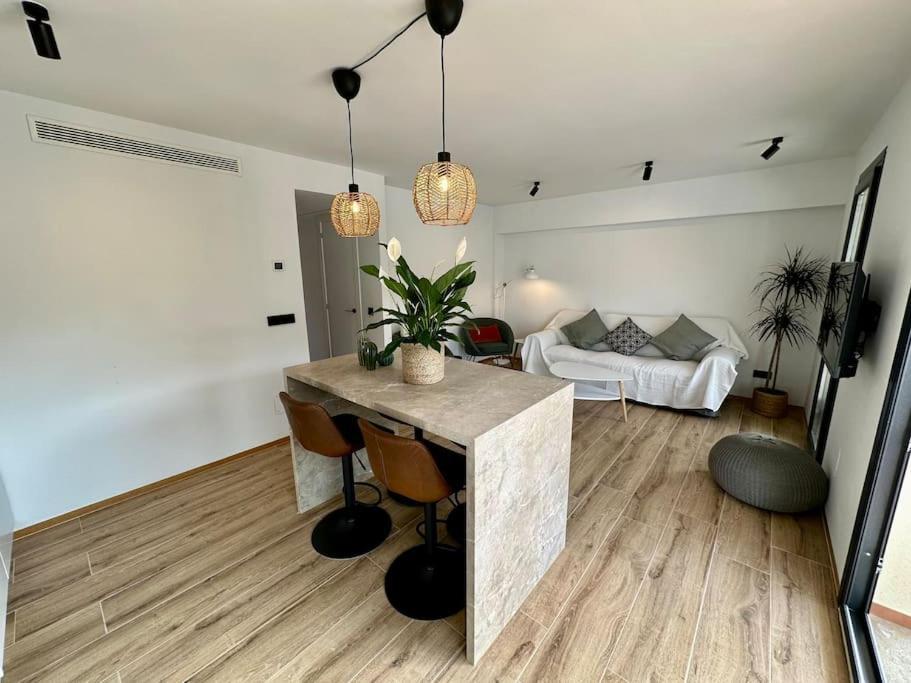 Moderno Y Acogedor Apartamento Con Terraza “ Llebeig” Soller Exterior photo