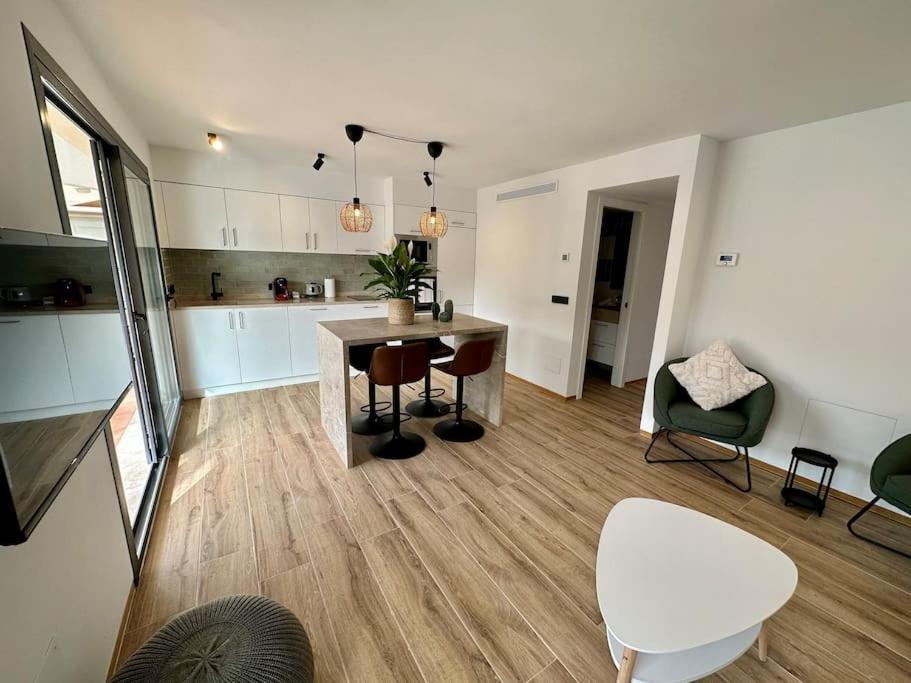 Moderno Y Acogedor Apartamento Con Terraza “ Llebeig” Soller Exterior photo